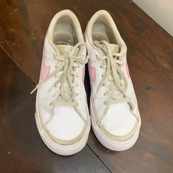Nike Court Legacy Pink and white low top blazers youth size 4 fits women 6 - Picture 2 of 11
